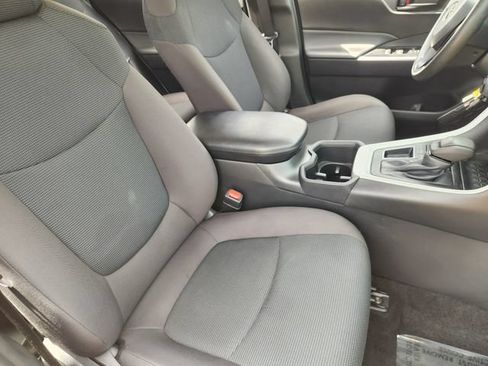 Used 2024 Toyota RAV4 LE FWD image 10