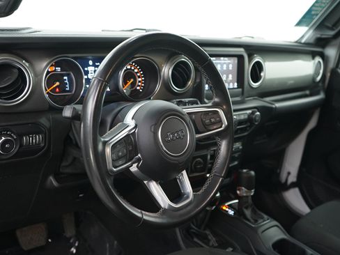 Used 2020 Jeep Wrangler Unlimited Sahara AWD/4WD image 19