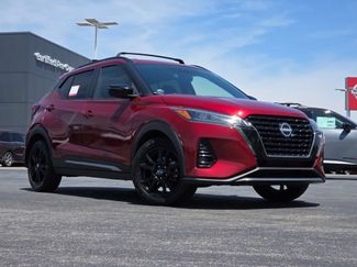Used 2022 Nissan Kicks SR w/ Interior Electronics Package FWD video 2