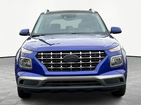 Used 2020 Hyundai Venue SEL image 2