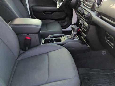 Used 2020 Jeep Wrangler Unlimited Sahara w/ Safety Group image 22