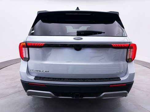 Used 2025 Ford Explorer Platinum w/ LUX Leather Package image 17