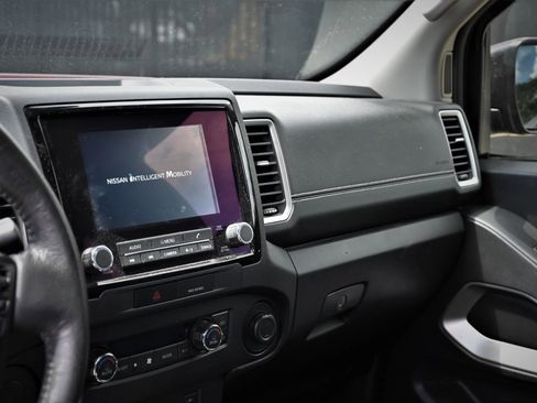 Used 2022 Nissan Frontier SV RWD image 9