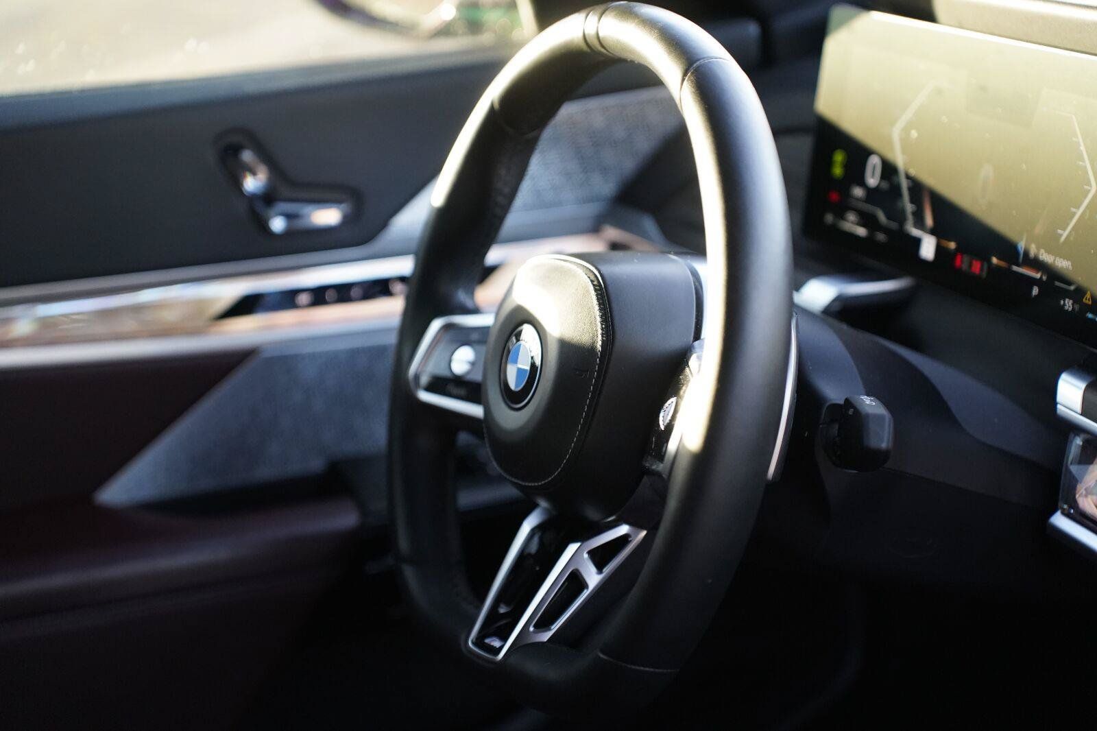 Used 2023 BMW 760i xDrive AWD/4WD image 28