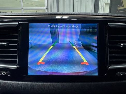 Used 2017 Chrysler Pacifica Touring-L Plus FWD image 10