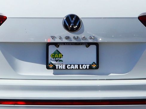 Used 2022 Volkswagen Tiguan SE R-Line image 21