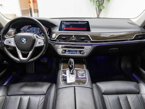 Used 2021 BMW 740i RWD image 5