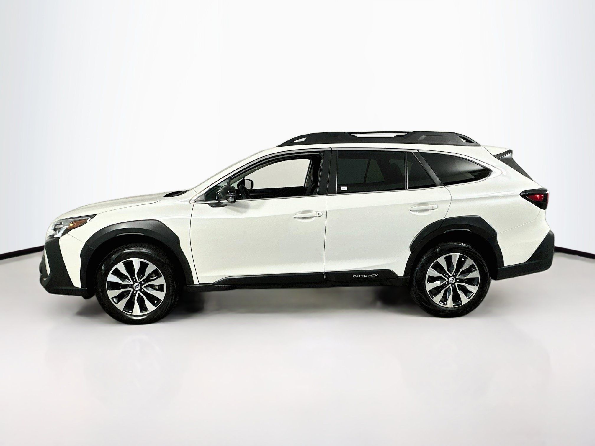Used 2023 Subaru Outback Limited AWD/4WD image 8