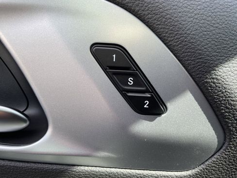 New 2026 Chrysler Pacifica Limited FWD image 33