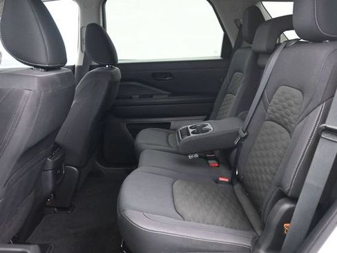 Used 2024 Nissan Pathfinder SV AWD/4WD image 10