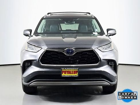 Used 2023 Toyota Highlander Platinum image 2