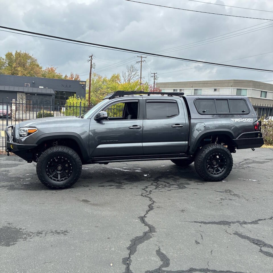 Used 2021 Toyota Tacoma TRD Off-Road w/ Technology Package AWD/4WD image 36