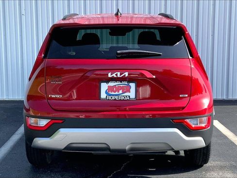 Used 2024 Kia Niro LX FWD image 4