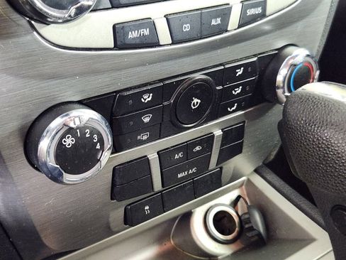 Used 2010 Ford Fusion SE FWD image 18