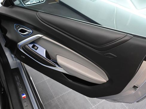 Used 2018 Chevrolet Camaro SS RWD image 23