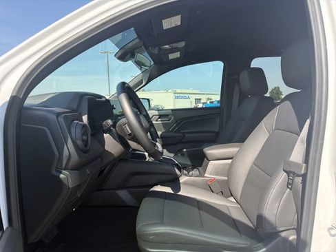 Used 2026 Chevrolet Colorado Trail Boss AWD/4WD image 9