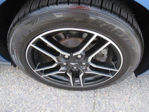 Used 2018 Ford Mustang GT RWD image 10