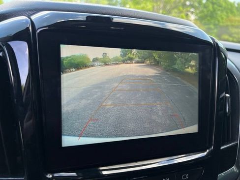 Used 2018 Chevrolet Traverse LT FWD image 41