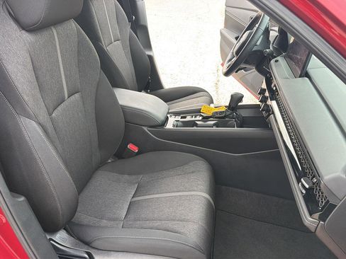 Used 2025 Honda Accord Sport image 16