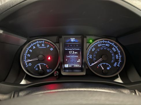 Used 2023 Toyota Tacoma TRD Off-Road w/ Technology Package AWD/4WD image 26