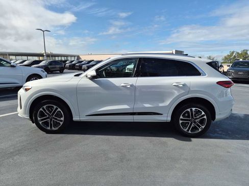 Certified 2025 Audi Q5 Premium Plus w/ Premium Plus image 3