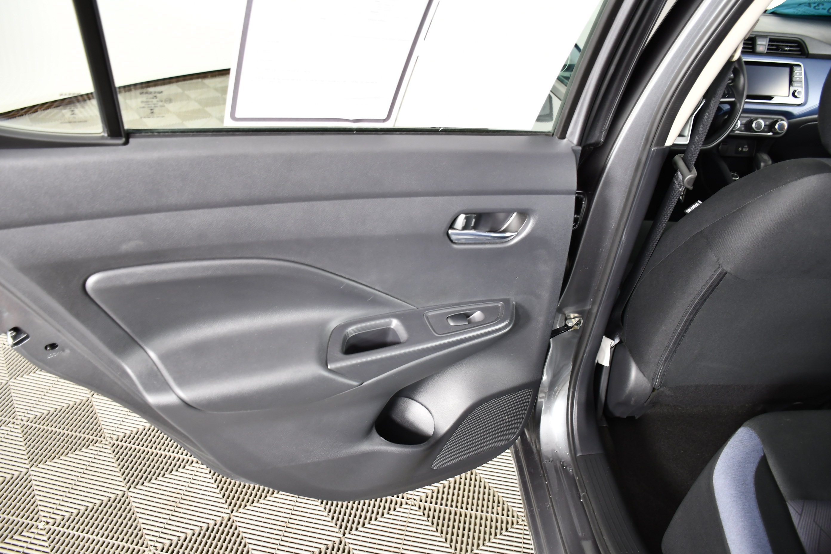 Used 2025 Nissan Versa SV w/ Trunk Package FWD image 43