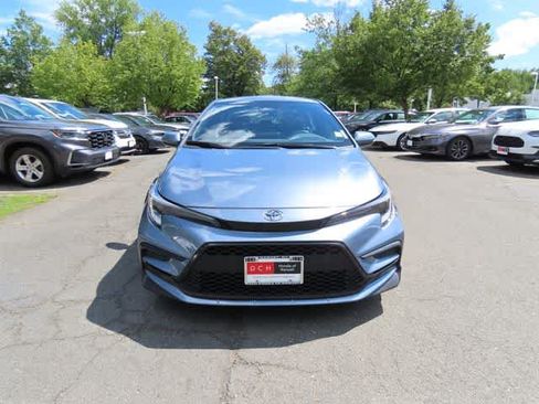 Used 2025 Toyota Corolla SE w/ Convenience Package FWD image 6