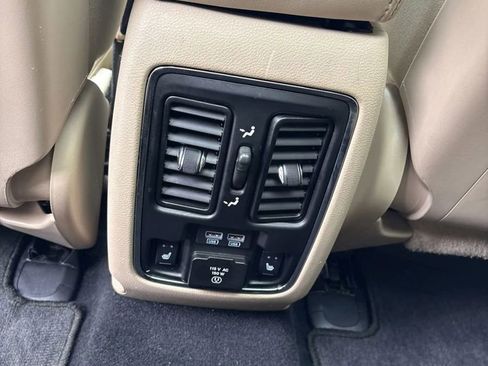 Used 2019 Jeep Grand Cherokee Limited w/ Luxury Group II AWD/4WD image 17