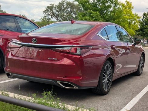 Used 2025 Lexus ES 350 w/ Premium Package image 6