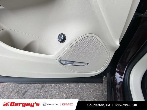 Certified 2021 Buick Envision Avenir w/ Technology Package II AWD/4WD image 28