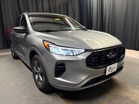 Used 2024 Ford Escape ST-Line AWD/4WD image 3
