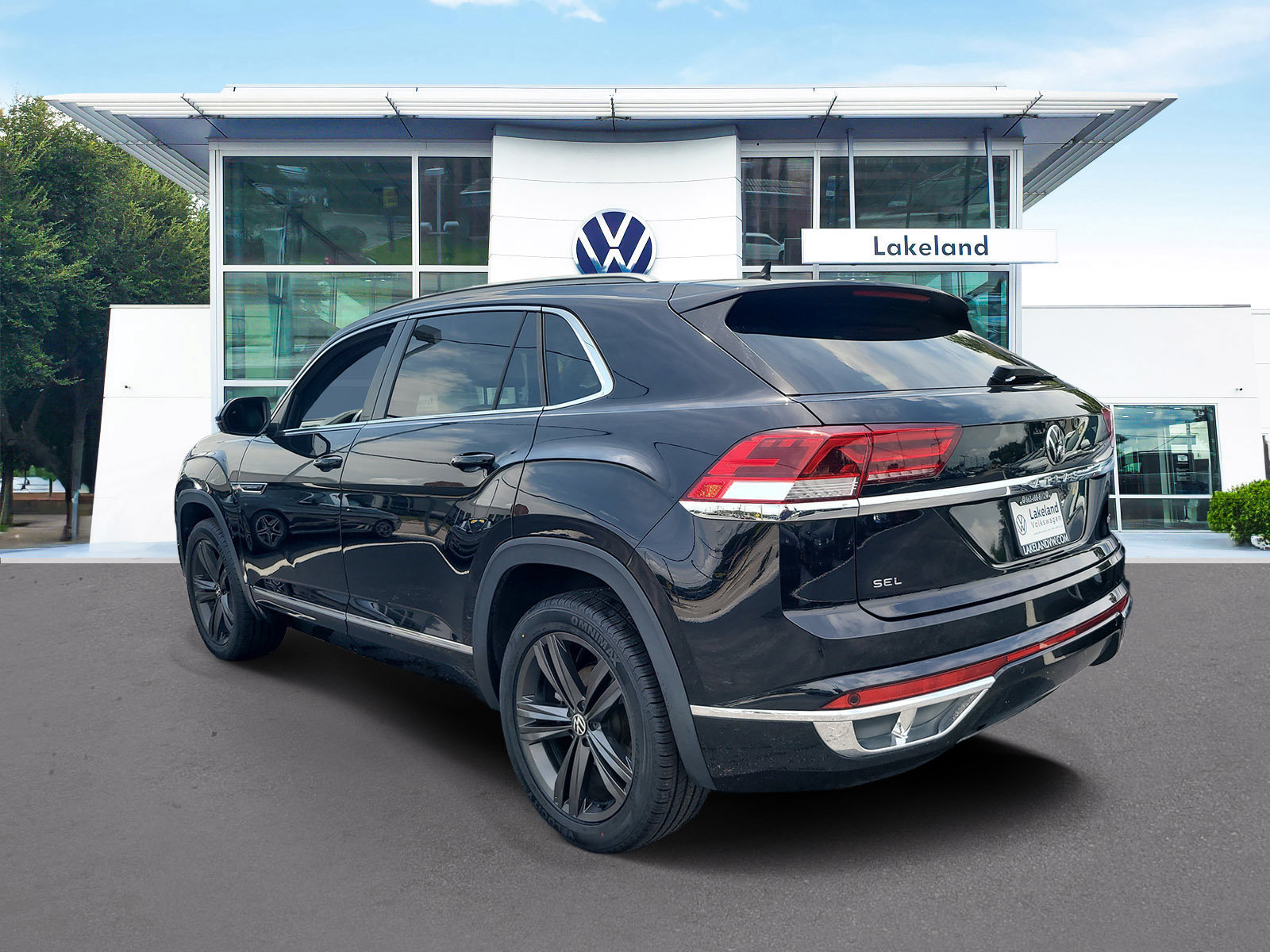 Used 2022 Volkswagen Atlas Cross Sport SEL R-Line AWD/4WD image 4
