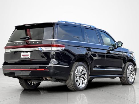 Used 2024 Lincoln Navigator Premiere image 5