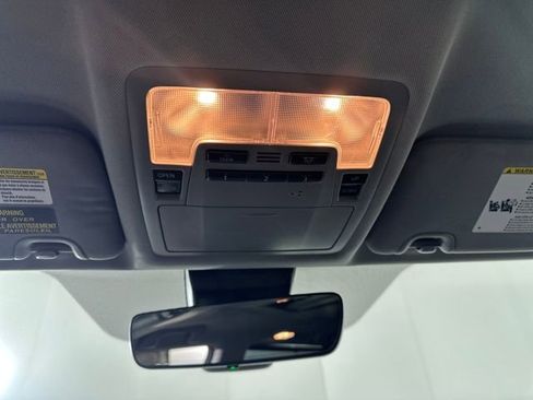 Used 2018 Toyota Highlander XLE image 24