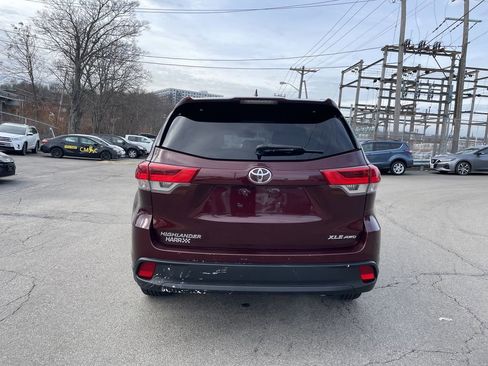 Used 2019 Toyota Highlander XLE image 4