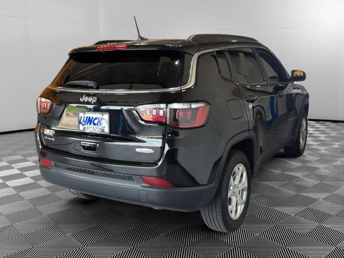Used 2024 Jeep Compass Latitude AWD/4WD image 5