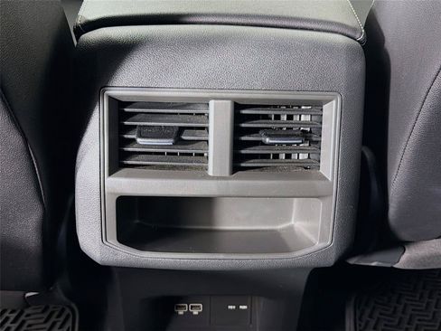 Used 2020 Volkswagen Atlas Cross Sport SE AWD/4WD image 28