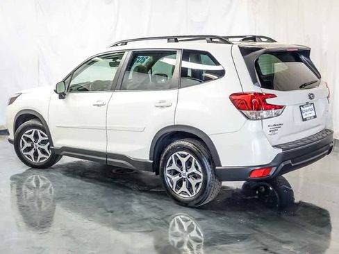 Used 2024 Subaru Forester Premium AWD/4WD image 9