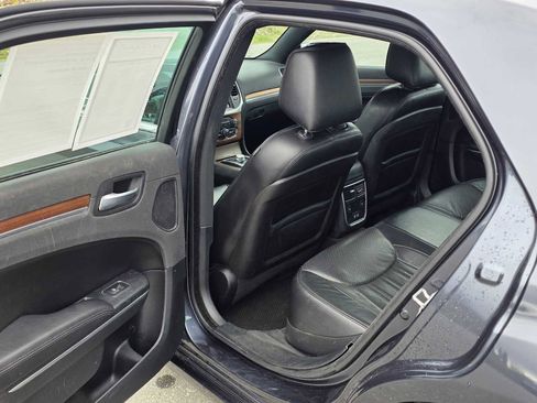 Used 2017 Chrysler 300 C Platinum w/ Safetytec Plus Group AWD/4WD image 15