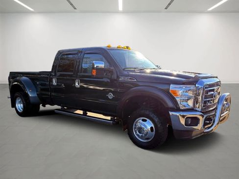 Used 2016 Ford F350 XLT w/ XLT Premium Package image 8
