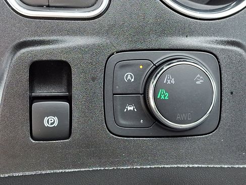 Used 2023 Chevrolet Traverse LT w/ LPO, Floor Liner Package AWD/4WD image 27