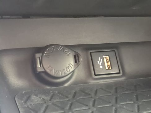 Used 2024 Toyota RAV4 XLE Premium image 33