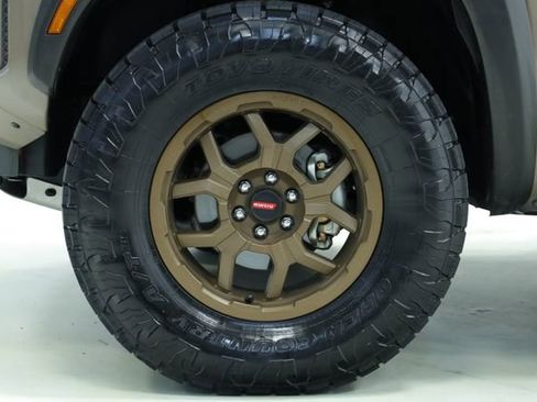 Used 2023 Nissan Frontier PRO-4X w/ Technology Package image 11