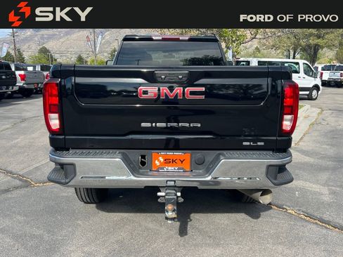 Used 2023 GMC Sierra 3500 SLE w/ X31 Off-Road Package AWD/4WD image 8