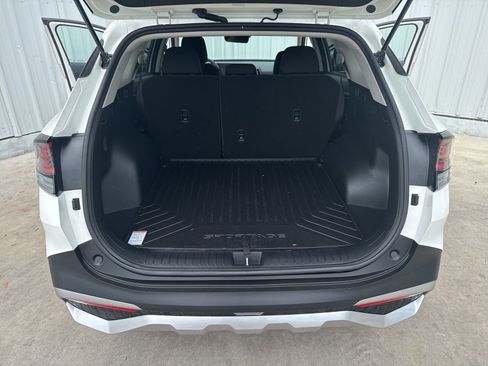 Used 2025 Kia Sportage LX image 8