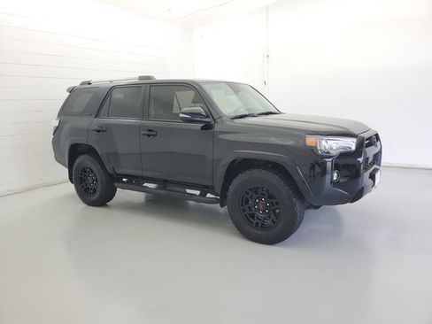 Used 2024 Toyota 4Runner SR5 Premium w/ Moonroof Package AWD/4WD image 4