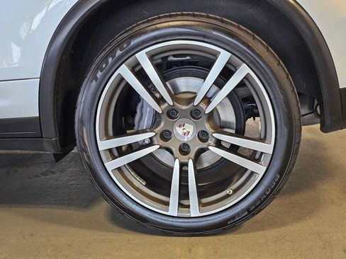 Used 2013 Porsche Cayenne AWD/4WD image 8