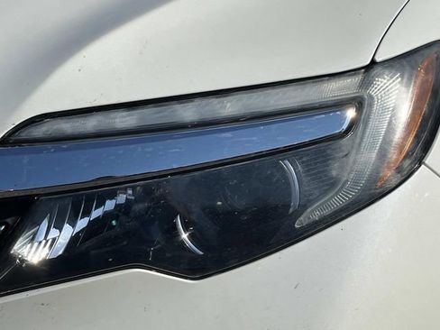 Used 2017 Honda Pilot Touring image 6