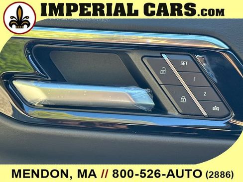 New 2026 Chevrolet Suburban RST w/ Comfort Package AWD/4WD image 23
