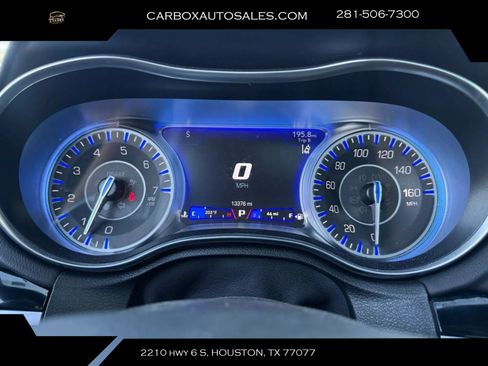 Used 2023 Chrysler 300 C RWD image 13